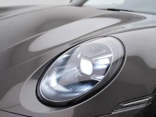 PORSCHE 911 Carrera 4 GTS