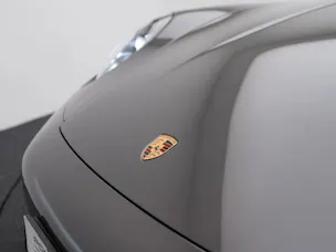 PORSCHE 911 Carrera 4 GTS