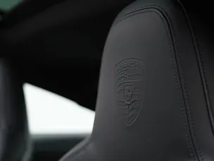 PORSCHE 911 Carrera 4 GTS