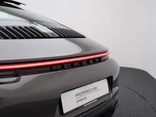 PORSCHE 911 Carrera 4 GTS