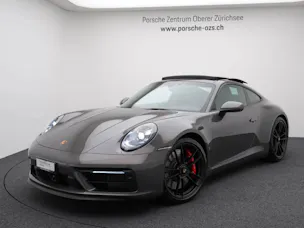 PORSCHE 911 Carrera 4 GTS