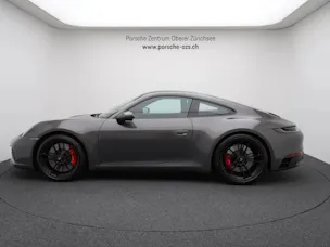 PORSCHE 911 Carrera 4 GTS