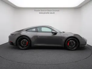 PORSCHE 911 Carrera 4 GTS