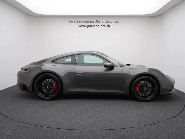 PORSCHE 911 Carrera 4 GTS
