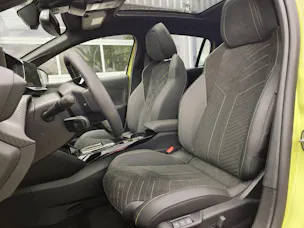 PEUGEOT 208 1.2 Hybrid 145 GT Exclusive