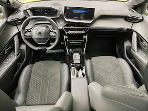 PEUGEOT 208 1.2 Hybrid 145 GT Exclusive
