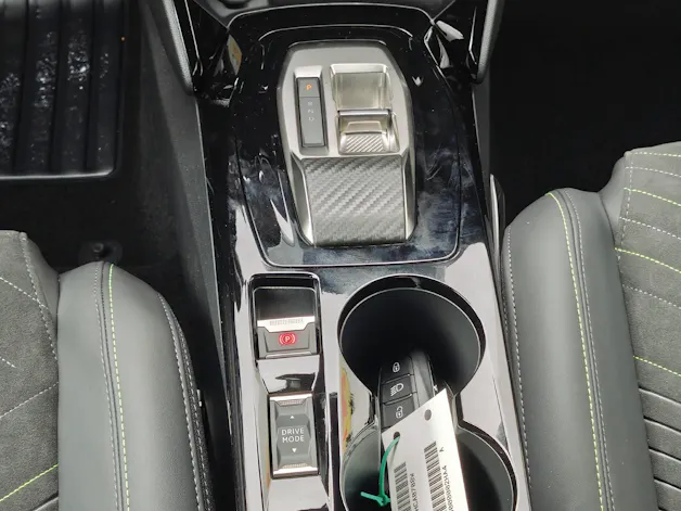 PEUGEOT 208 1.2 Hybrid 145 GT Exclusive