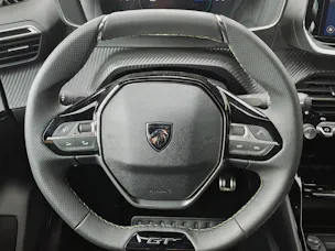 PEUGEOT 208 1.2 Hybrid 145 GT Exclusive