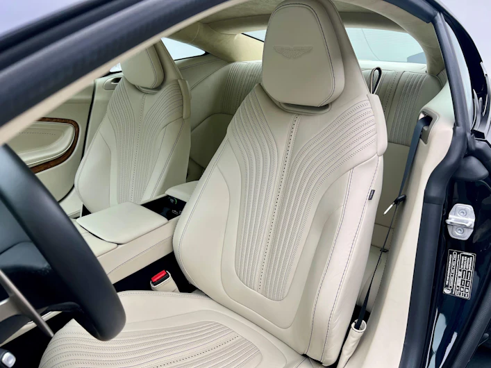 immagine del veicolo ASTON MARTIN DB11