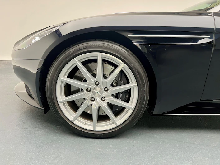 immagine del veicolo ASTON MARTIN DB11