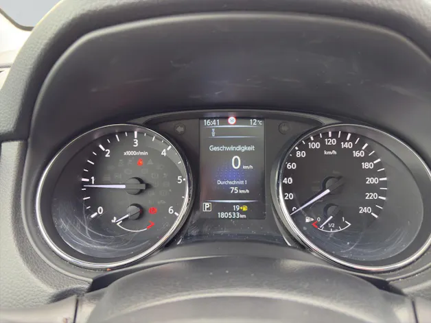 NISSAN Qashqai 1.6 dCi Tekna