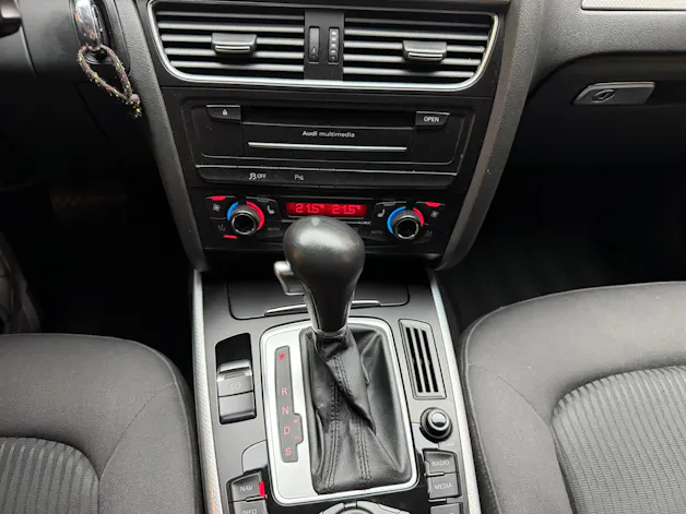 AUDI A4 Avant 2.0 TFSI 211 quat. S-Tronic