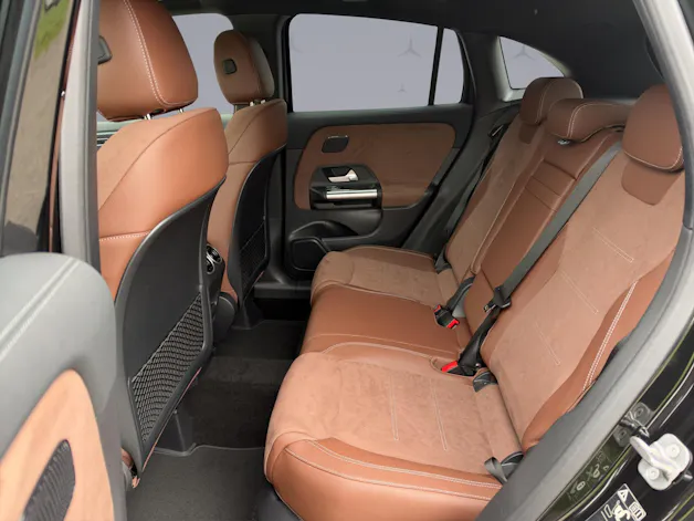 MERCEDES-BENZ GLA-Klasse H247 GLA 250 Swiss Star AMG Line 4matic
