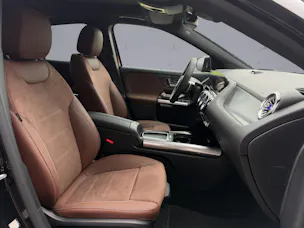 MERCEDES-BENZ GLA-Klasse H247 GLA 250 Swiss Star AMG Line 4matic