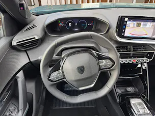 PEUGEOT 2008 1.2 Hybrid 145 Envy