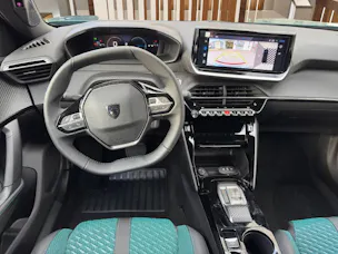PEUGEOT 2008 1.2 Hybrid 145 Envy