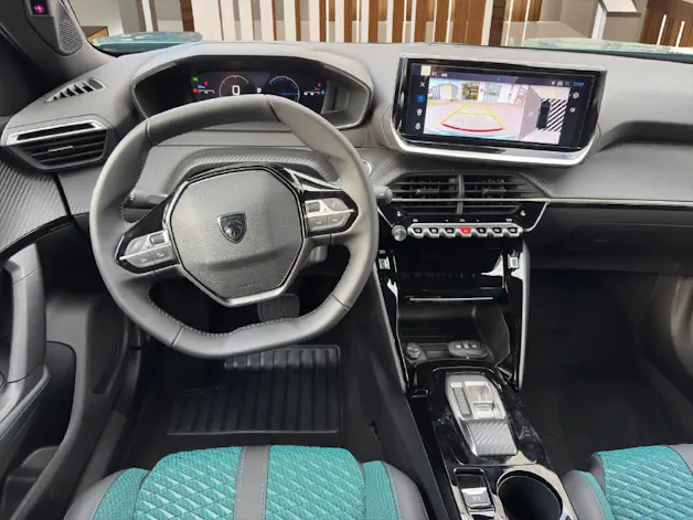 PEUGEOT 2008 1.2 Hybrid 145 Envy