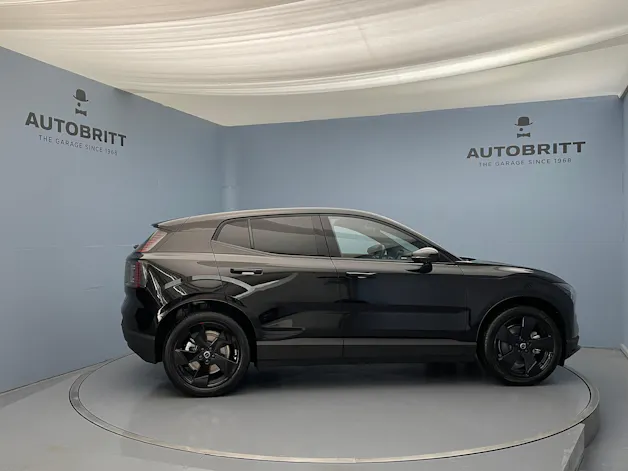 VOLVO EX30 P5 Longe Range XCENTRIC Black Edition