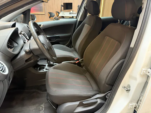 OPEL Corsa 1.4i 16V TP Color Ed.
