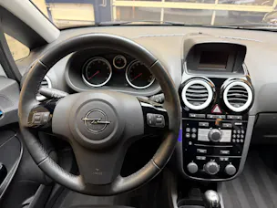 OPEL Corsa 1.4i 16V TP Color Ed.