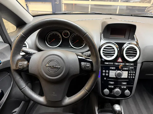 OPEL Corsa 1.4i 16V TP Color Ed.