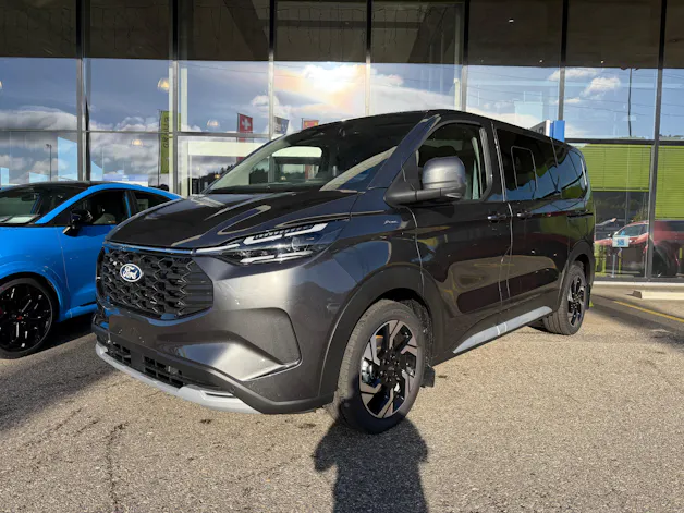 FORD Tourneo Bus 340 L1H1 PHEV Active