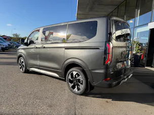 FORD Tourneo Bus 340 L1H1 PHEV Active