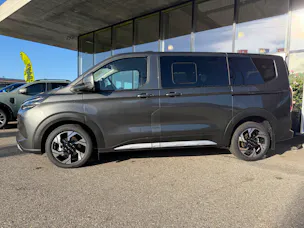 FORD Tourneo Bus 340 L1H1 PHEV Active