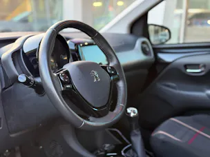 PEUGEOT 108 1.2 VTi Allure