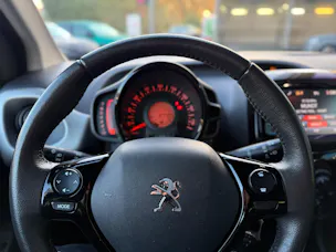PEUGEOT 108 1.2 VTi Allure