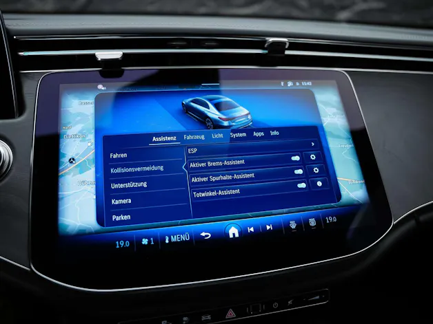 MERCEDES-BENZ E 300 e AMG Line 4Matic 9G-Tronic *Werksgarantie*21" Felgen*AHK*