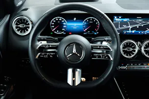 MERCEDES-BENZ GLB 220 AMG Line 4matic X247