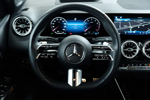 MERCEDES-BENZ GLB 220 AMG Line 4matic X247