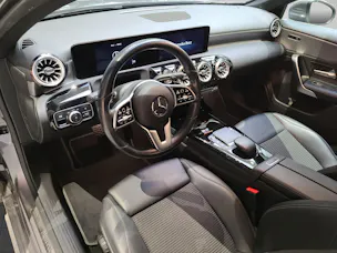 MERCEDES-BENZ A 180d Progressive V177