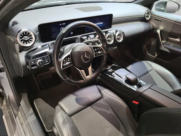 MERCEDES-BENZ A 180d Progressive V177