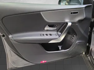 MERCEDES-BENZ A 180d Progressive V177