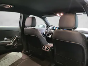 MERCEDES-BENZ A 180d Progressive V177