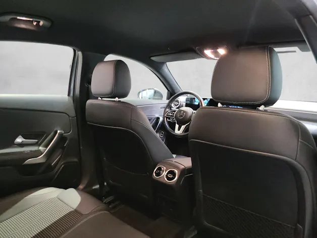 MERCEDES-BENZ A 180d Progressive V177