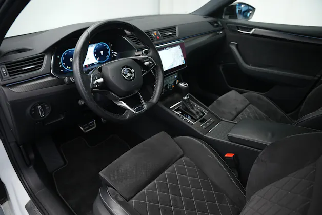 SKODA Superb Combi 2.0 TSI SportLine Light 4x4 DSG *CH-Fahrzeug* *AHK*
