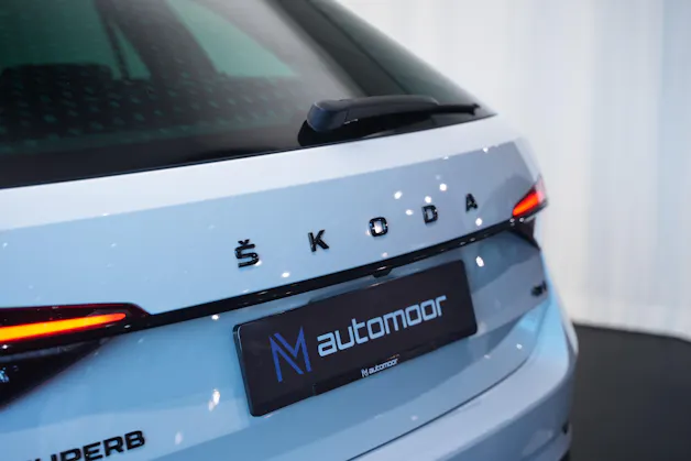SKODA Superb Combi 2.0 TSI SportLine Light 4x4 DSG *CH-Fahrzeug* *AHK*