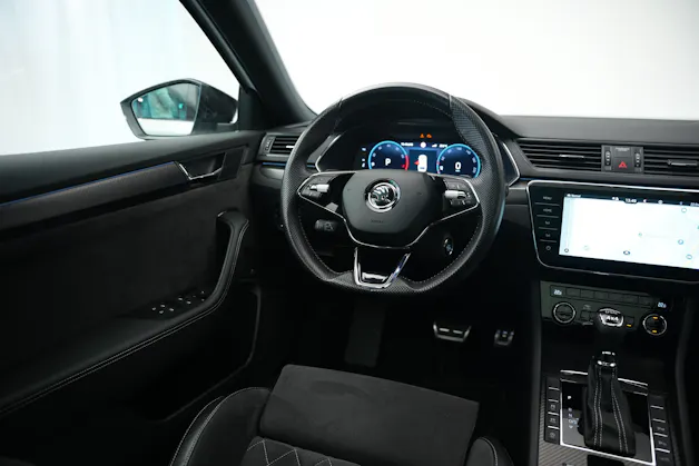 SKODA Superb Combi 2.0 TSI SportLine Light 4x4 DSG *CH-Fahrzeug* *AHK*