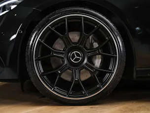MERCEDES-BENZ E 220 d 4Matic AMG Line 9G-Tronic *Superscreen*Werksgarantie*Sitzlüftung*21" Felgen*