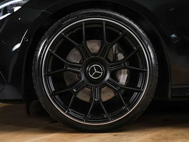 MERCEDES-BENZ E 220 d 4Matic AMG Line 9G-Tronic *Superscreen*Werksgarantie*Sitzlüftung*21" Felgen*