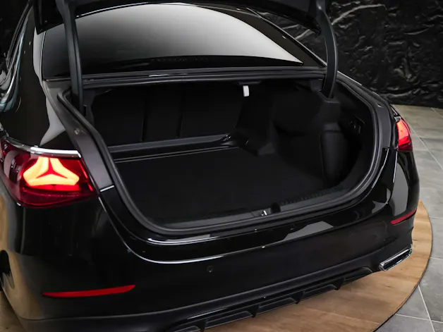 MERCEDES-BENZ E 220 d 4Matic AMG Line 9G-Tronic *Superscreen*Werksgarantie*Sitzlüftung*21" Felgen*