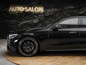 MERCEDES-BENZ E 220 d 4Matic AMG Line 9G-Tronic *Superscreen*Werksgarantie*Sitzlüftung*21" Felgen*