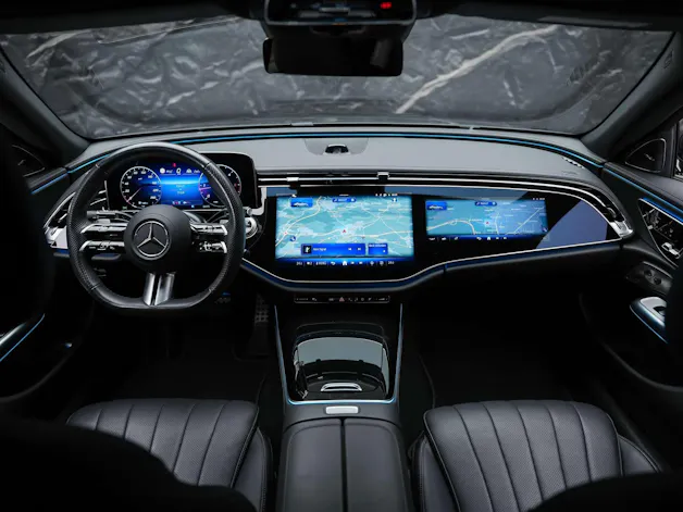 MERCEDES-BENZ E 220 d 4Matic AMG Line 9G-Tronic *Superscreen*Werksgarantie*Sitzlüftung*21" Felgen*