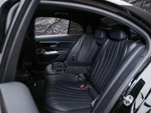 MERCEDES-BENZ E 220 d 4Matic AMG Line 9G-Tronic *Superscreen*Werksgarantie*Sitzlüftung*21" Felgen*