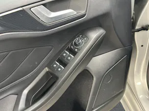 FORD Focus 1.5 TDCi EcoBlue ST-Line Automatic
