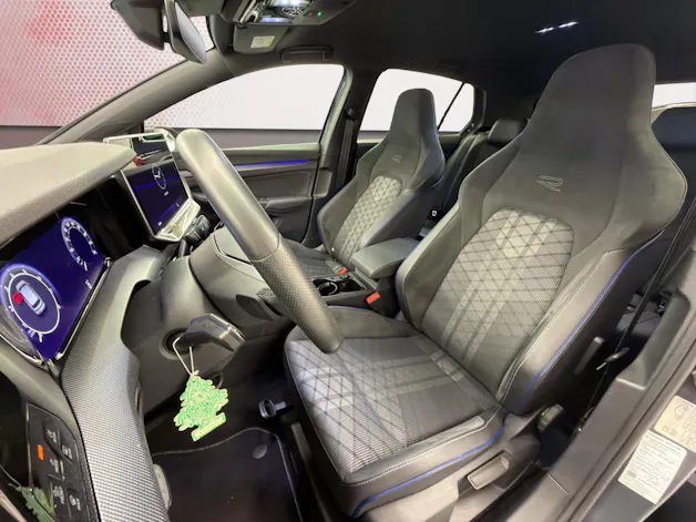 VW Golf 1.5 e TSI mHEV R-Line DSG * CH-Fahrzeug *