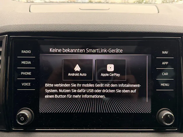 SKODA Karoq Sportline 4x4 *** PANORAMADACH & ANHÄNGERKUPPLUNG ***